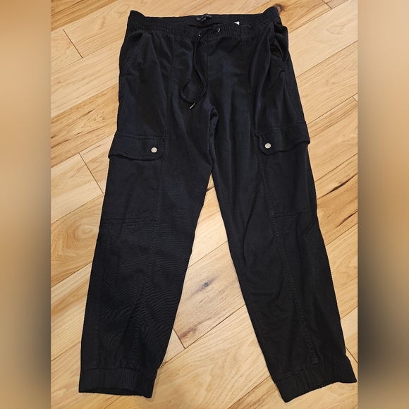 Banana Republic cropped Cargo Jogger - Picture 2 of 5